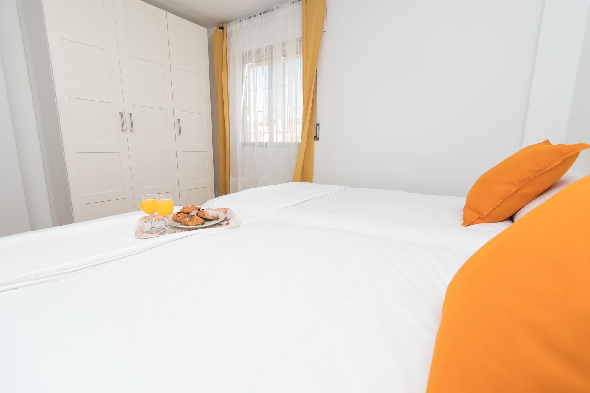 Stunning 3 Bedrooms Apartament *
